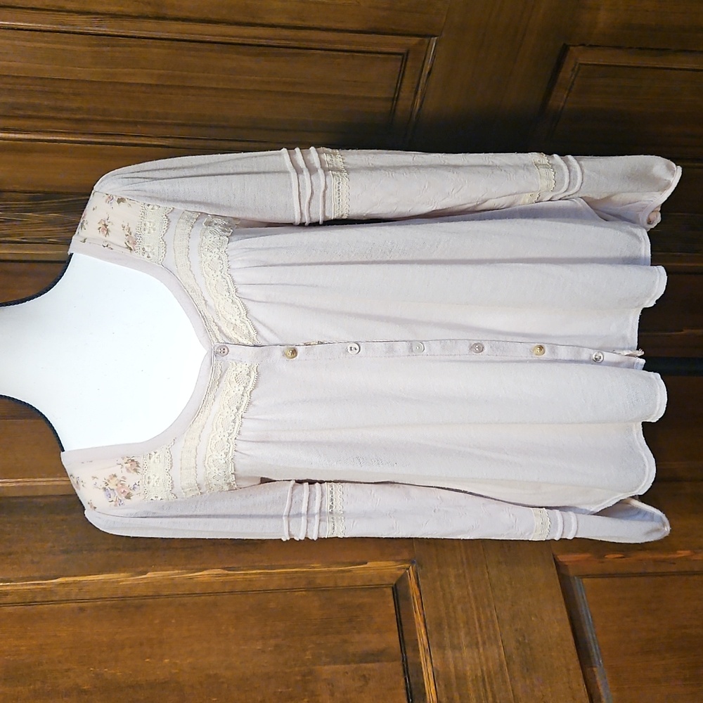 Free People FP Long Sleeved Blouse Oversized Floral Lacey Trim Sz Small Pink